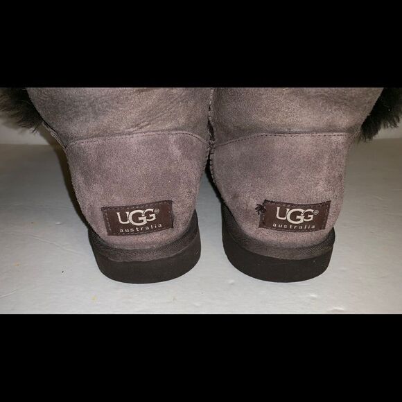 Brown UGG Bailey Button Size 7 - Picture 5 of 7